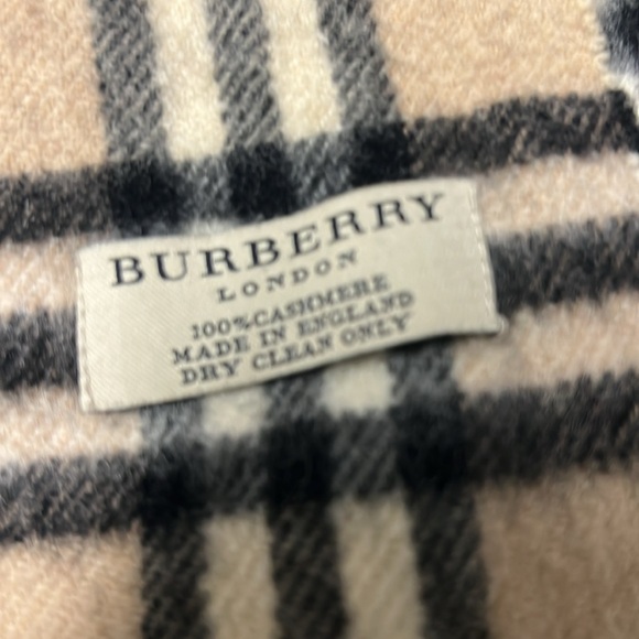 Burberry Cashmere Scarf Check Authentic - Picture 2 of 3